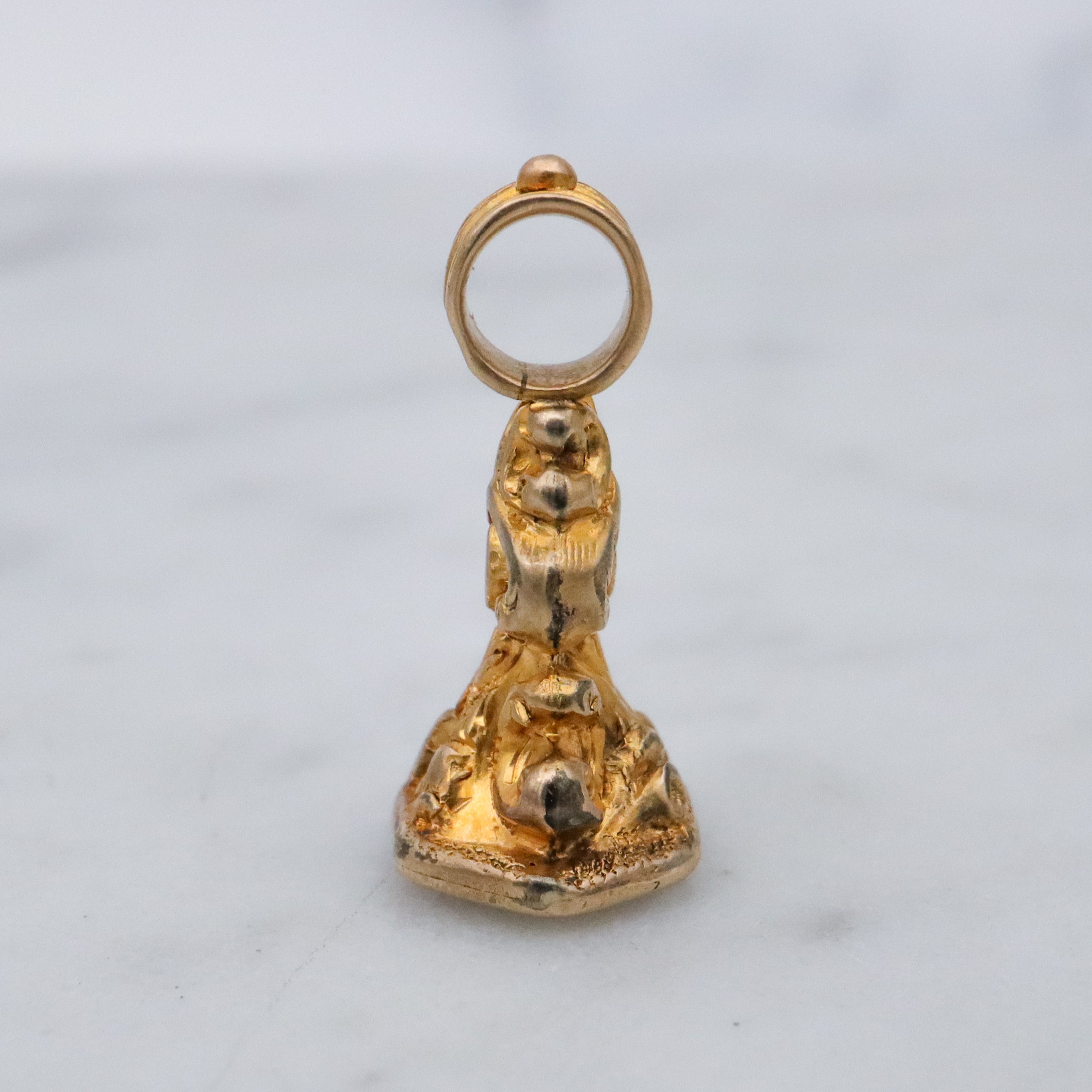 Antique Victorian 10k gold Rococo embossed fob w/quartz signet base